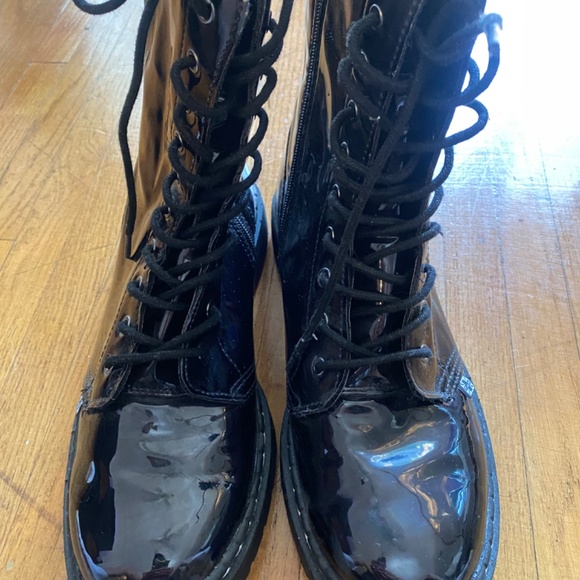 T.U.K. vegan shiny combat boots - Picture 2 of 3